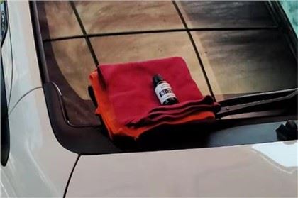 Keramický povlak pro automobilové lázně